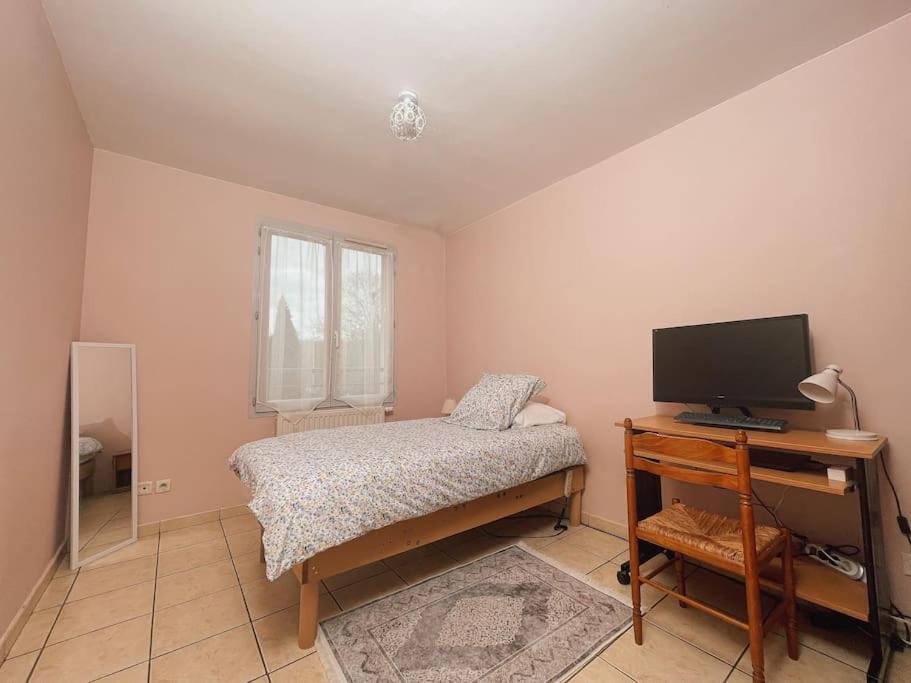 Apartamento La Perle Rose Only Women Femmes Uniquement Vénissieux Exterior foto